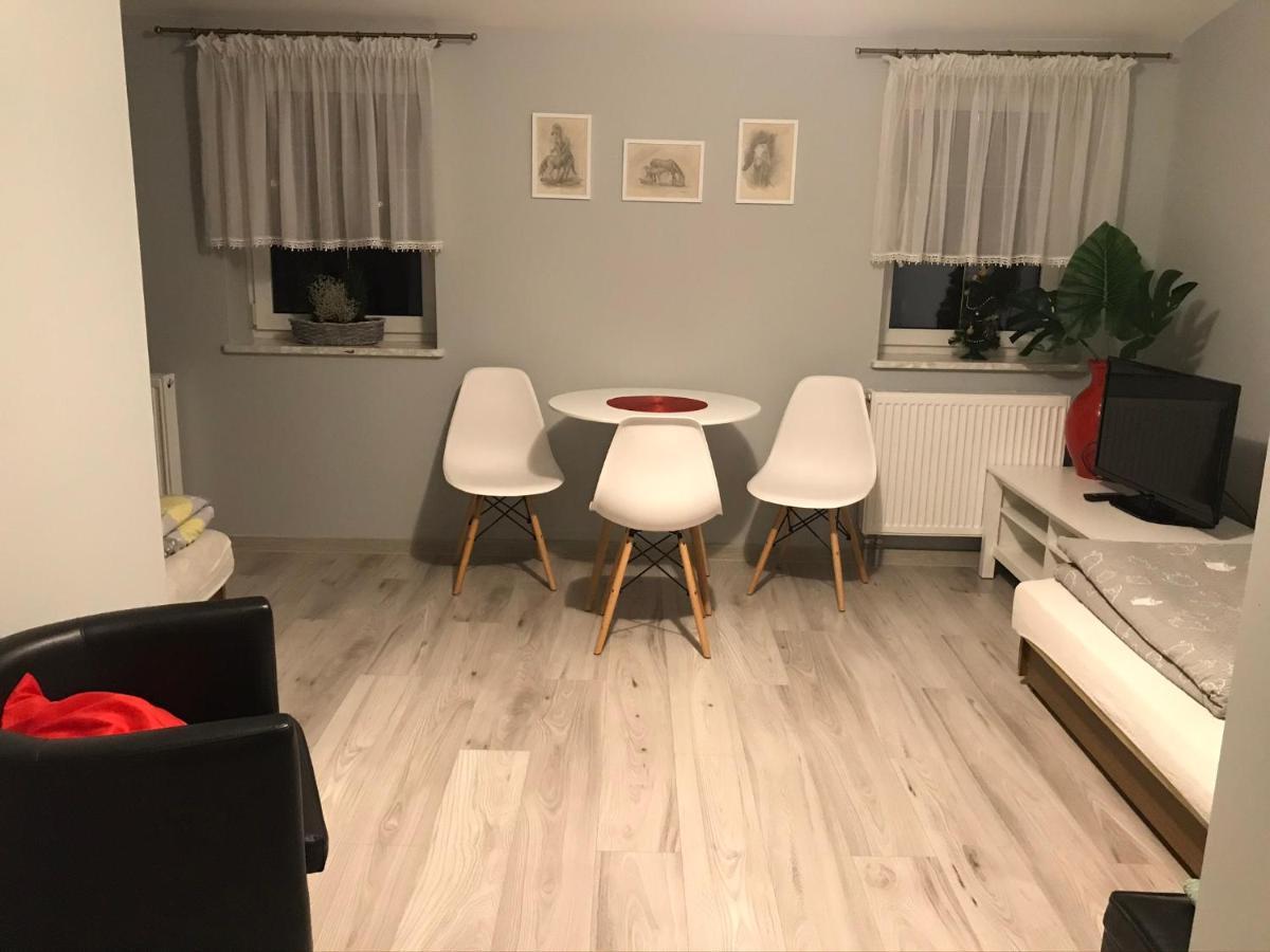 Stajnia Pod Debem Bed and Breakfast Starachowice Eksteriør billede