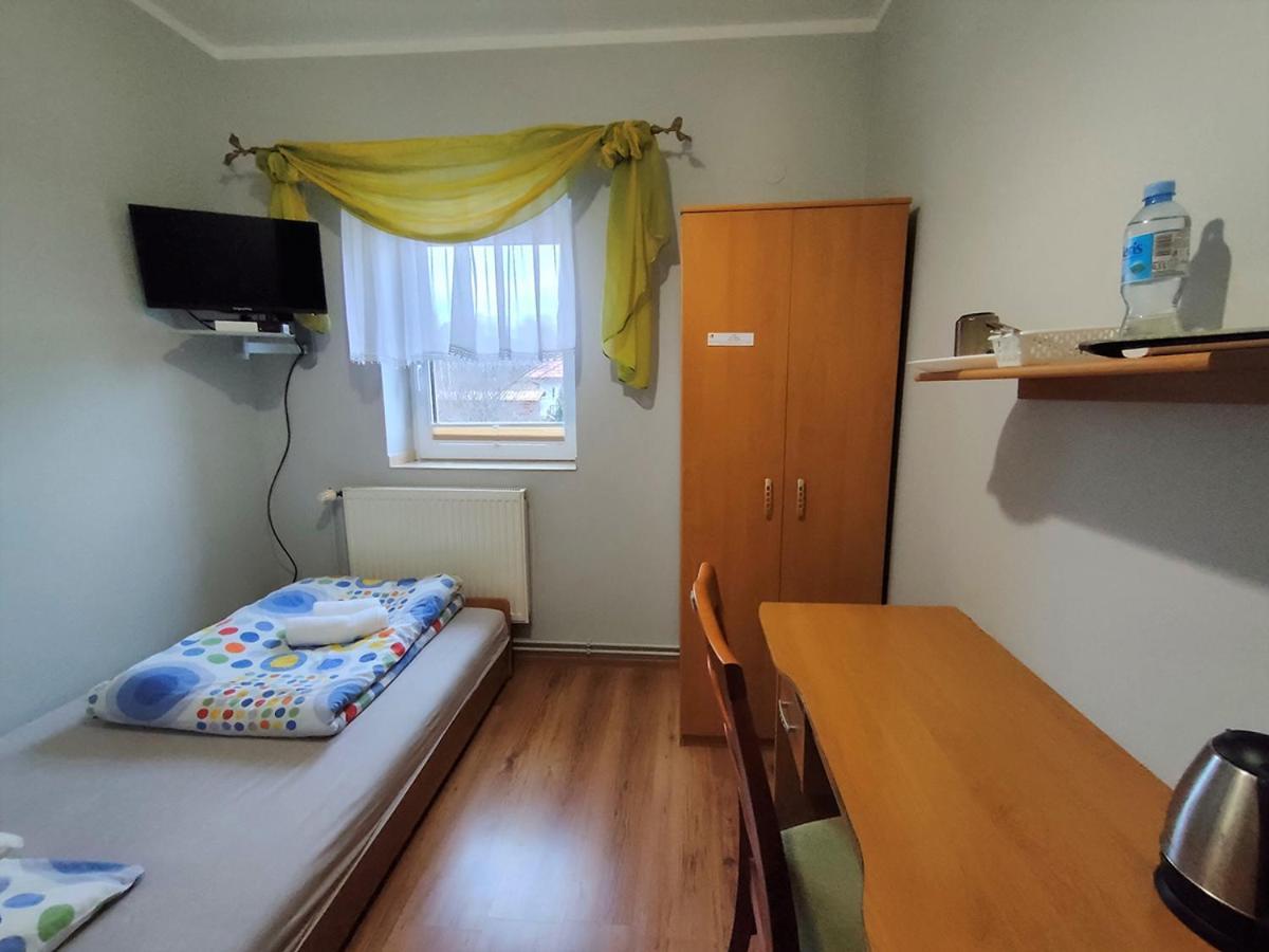 Stajnia Pod Debem Bed and Breakfast Starachowice Eksteriør billede