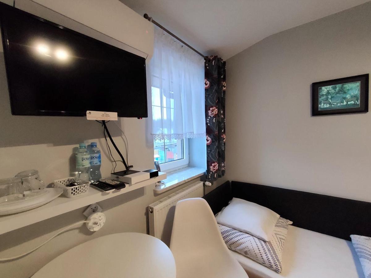 Stajnia Pod Debem Bed and Breakfast Starachowice Eksteriør billede