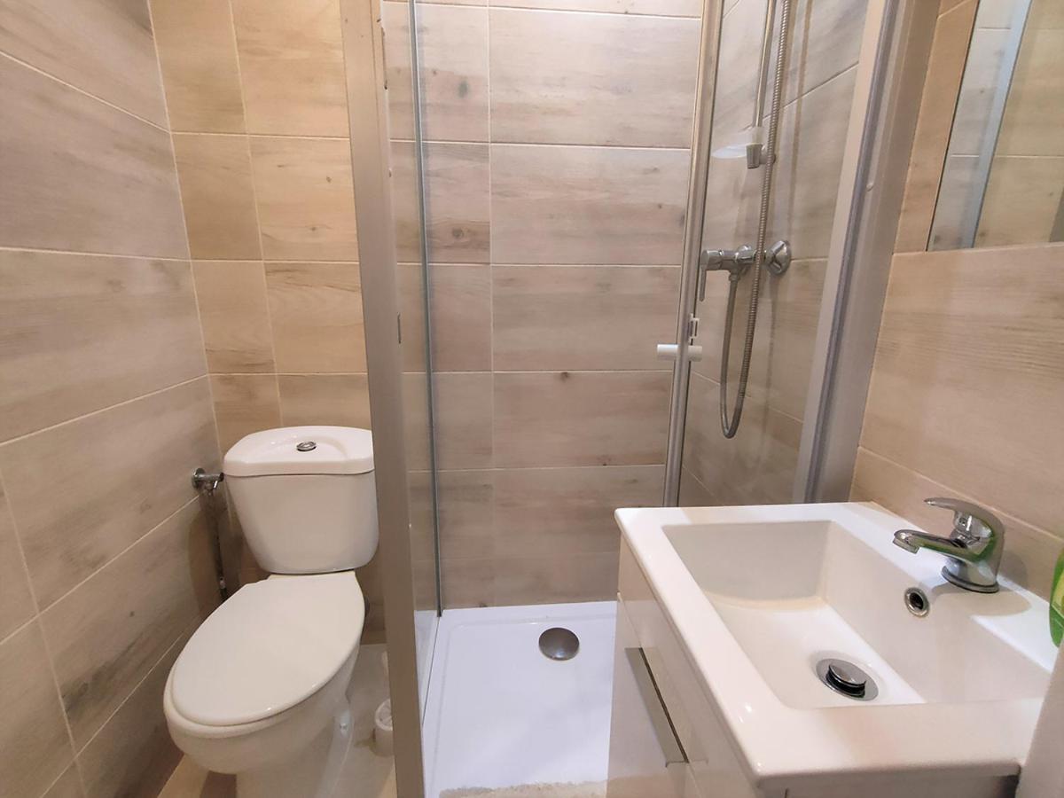 Stajnia Pod Debem Bed and Breakfast Starachowice Eksteriør billede