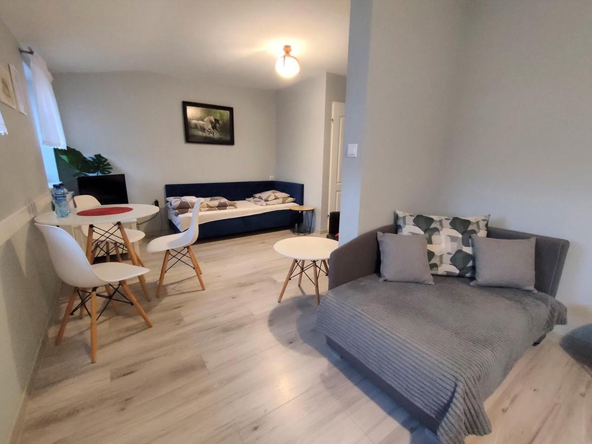 Stajnia Pod Debem Bed and Breakfast Starachowice Eksteriør billede