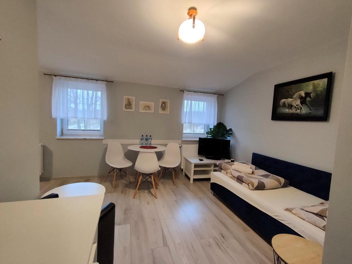 Stajnia Pod Debem Bed and Breakfast Starachowice Eksteriør billede