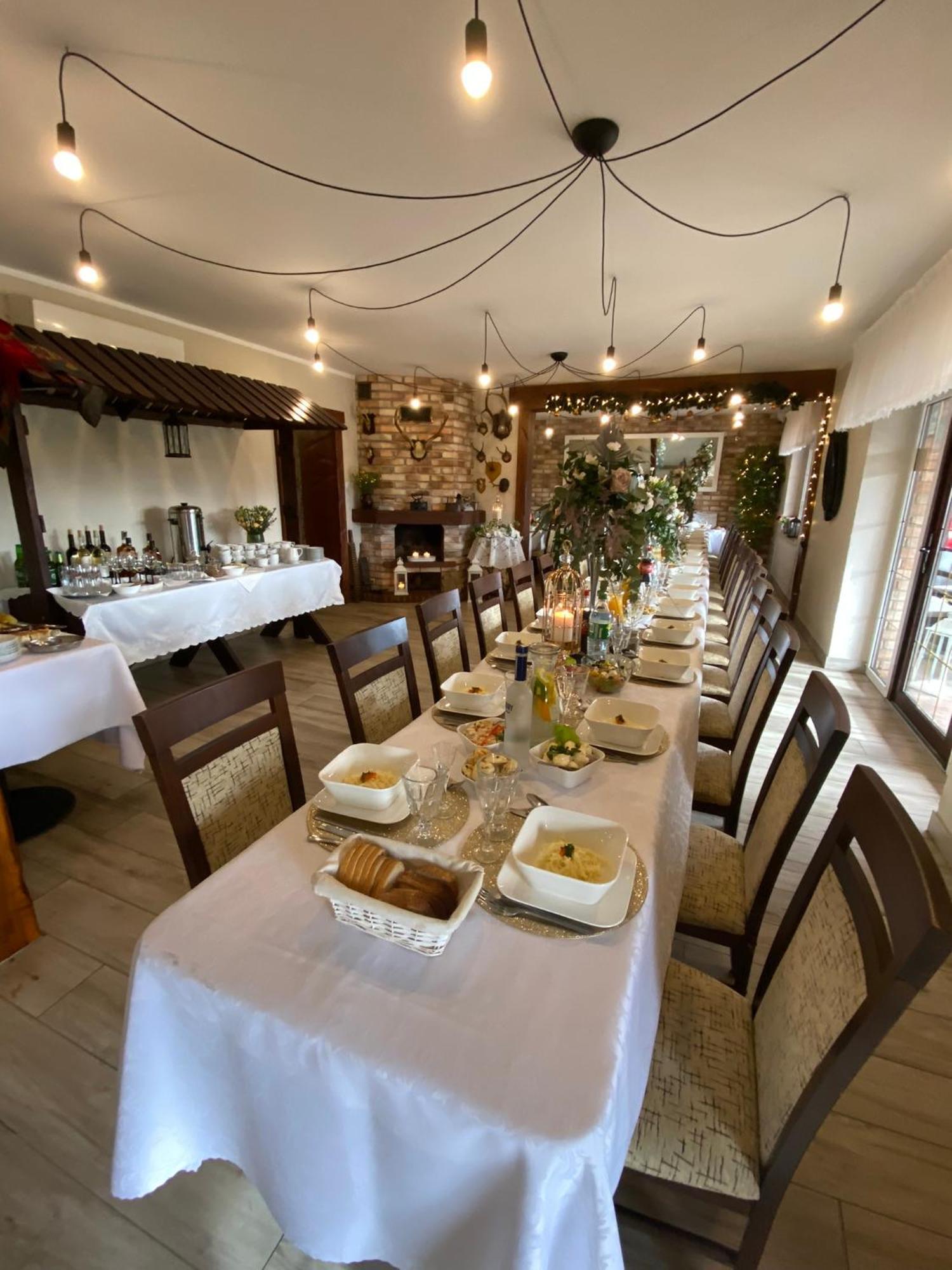 Stajnia Pod Debem Bed and Breakfast Starachowice Eksteriør billede